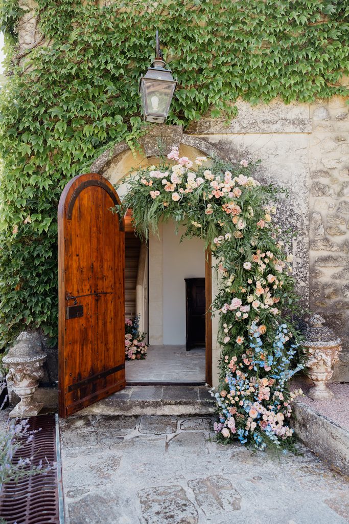 Entrée d'église décoration