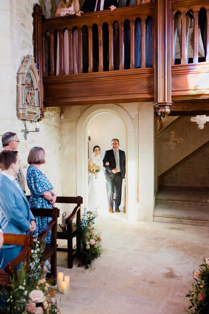 Entrée de la mariée et son papa