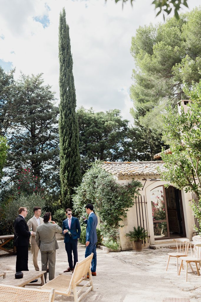 Le marié et ses garçons d'honneur