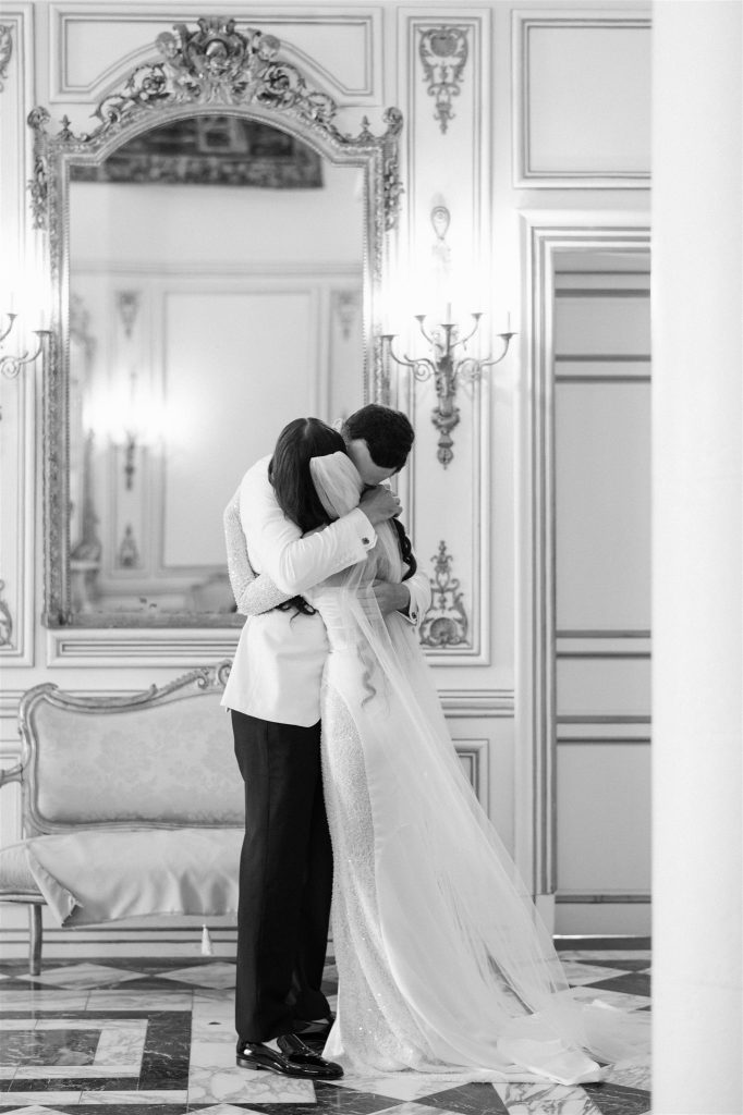 Calin de mariés