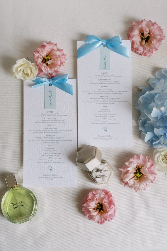 Menu de mariage dans les tons bleu
