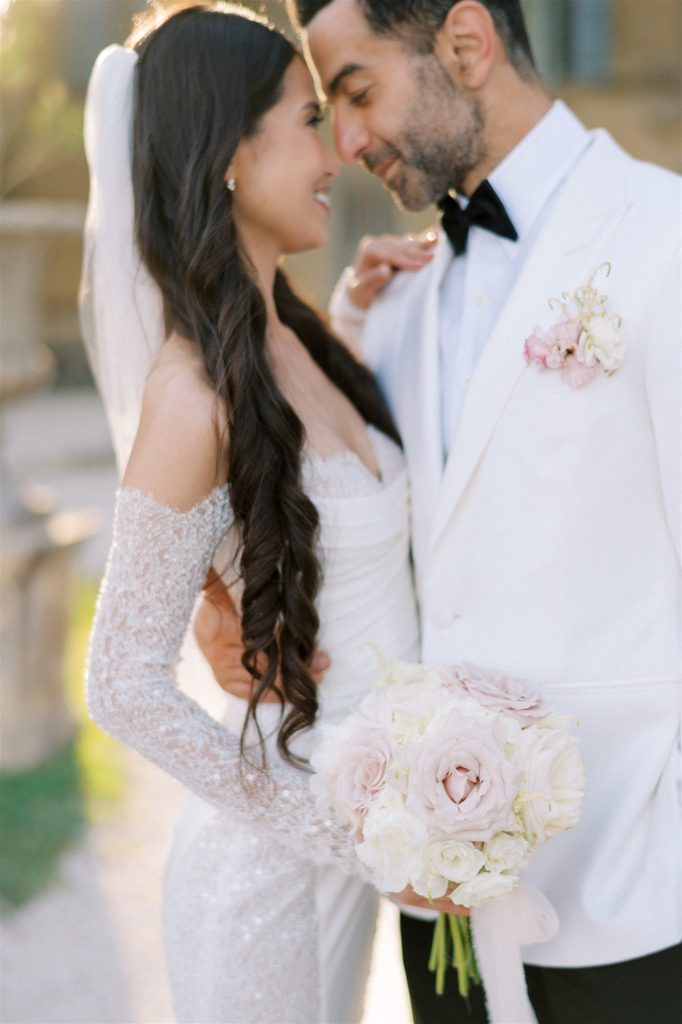 Bouquet de mariée et boutonnière romantique
