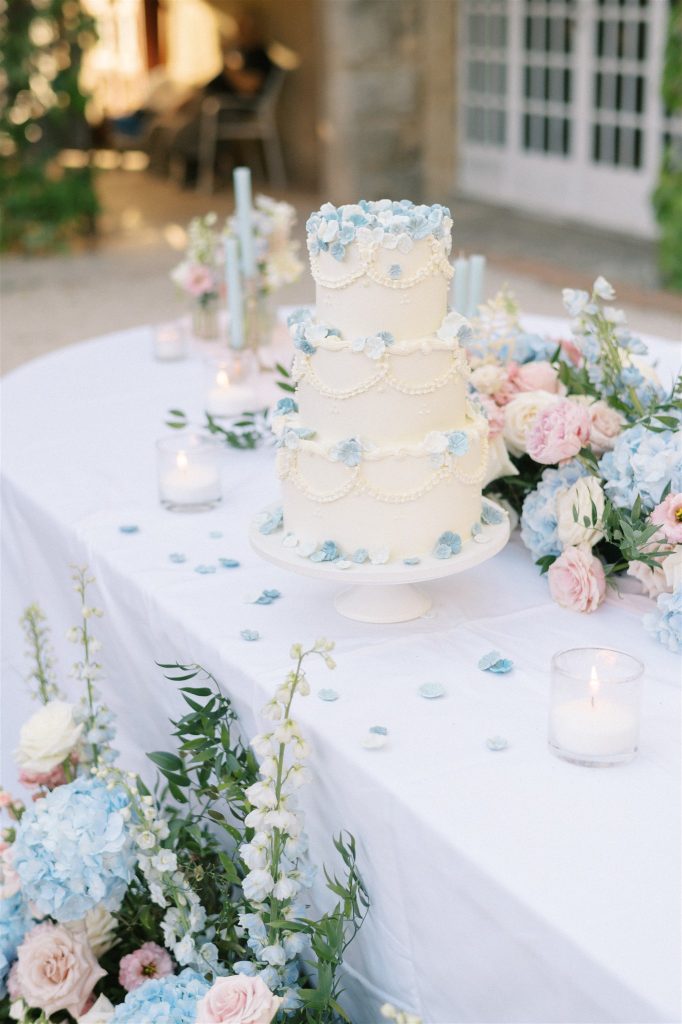 Vintage cake